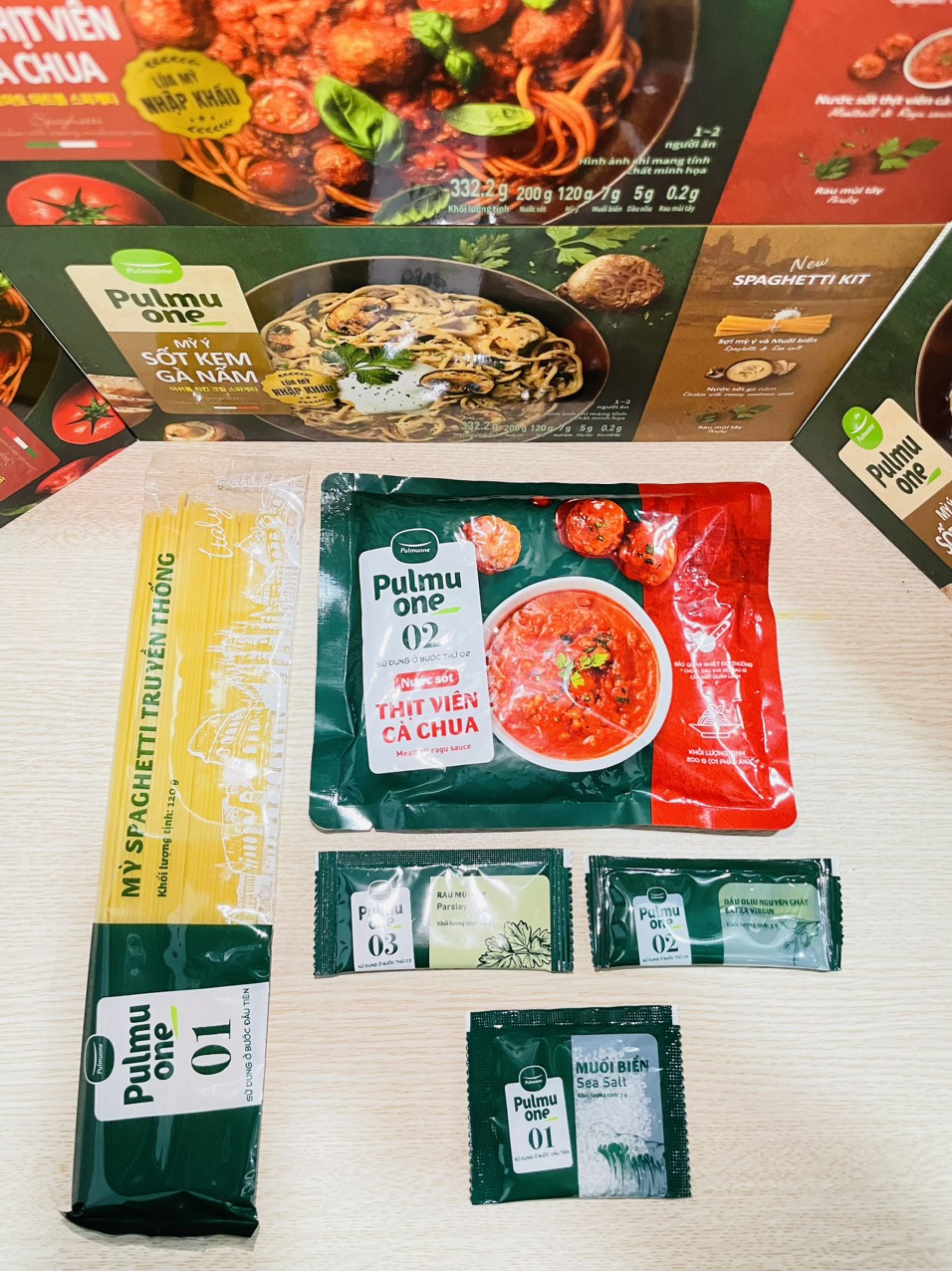 MÌ Ý SỐT THỊT VIÊN CÀ CHUA 332G Pulmuone