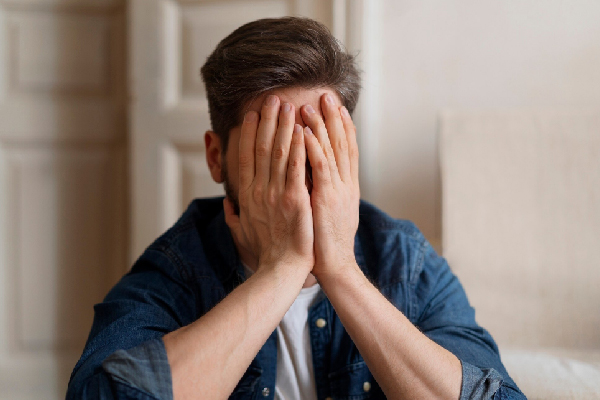 Nam giới thức khuya có bị yếu sinh lý không? Nam giới thức khuya có bị yếu sinh lý không?