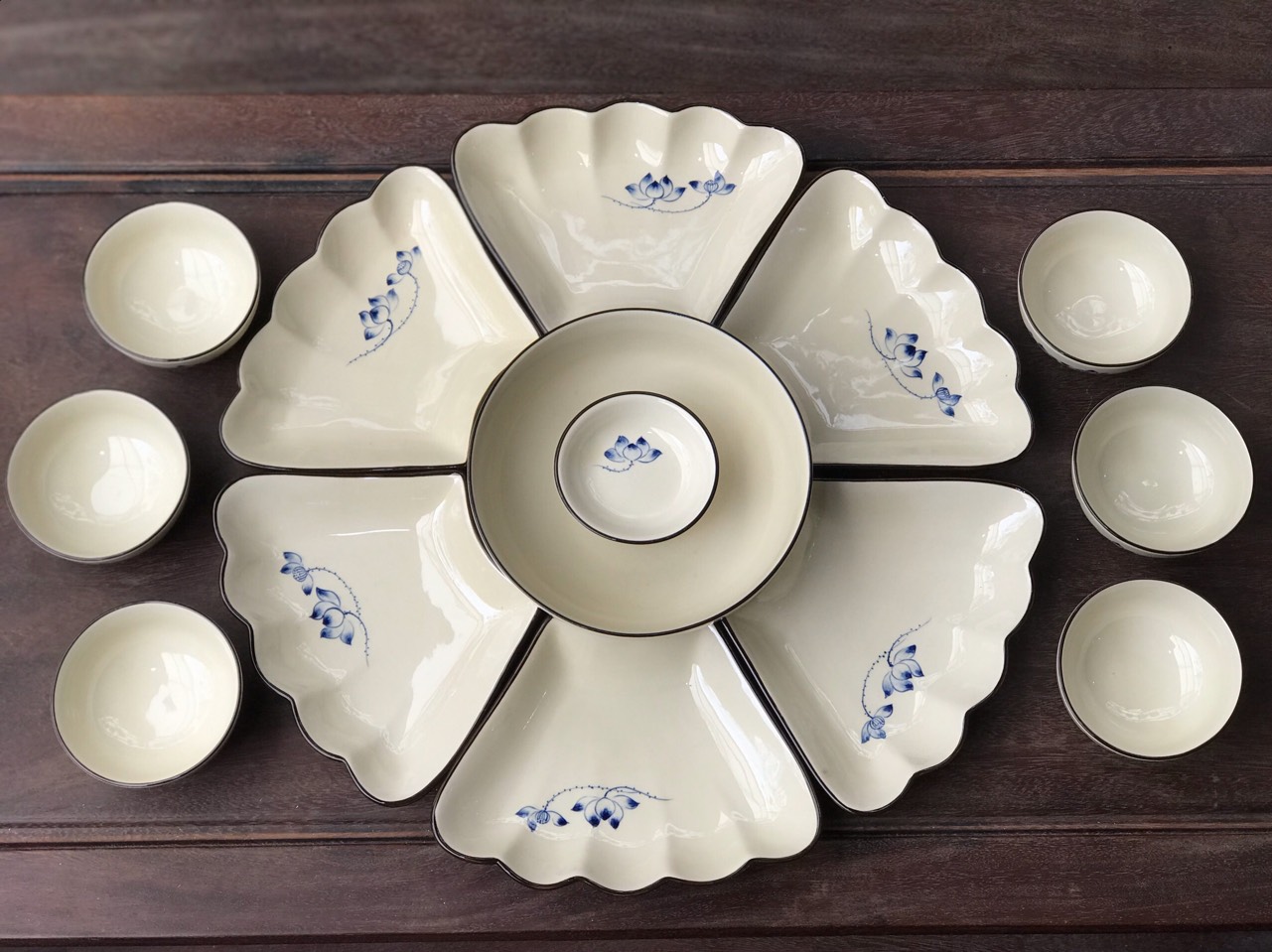 Bộ mâm cơm Hoa mặt trời - Sen Xanh