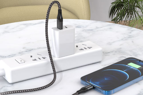 Nên mua dây cáp Lightning của hãng nào?