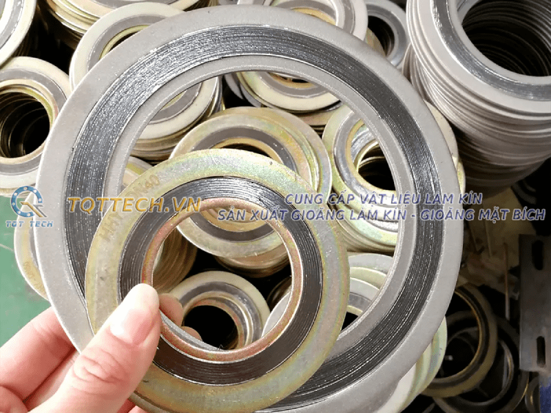 Spiral Wound Gasket With Inner & Outer ring