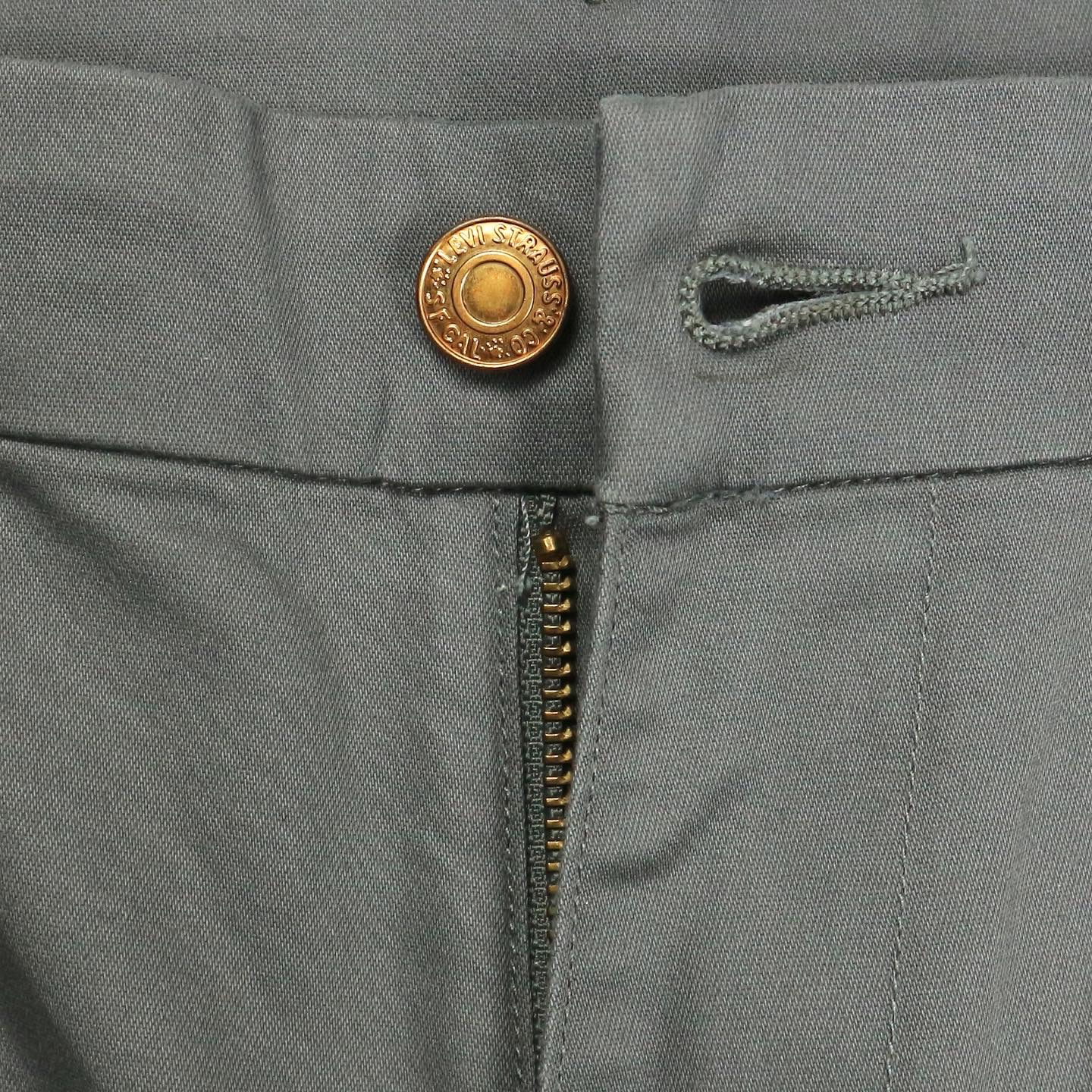 Levi’s Commuter Khaki Pants Size 32