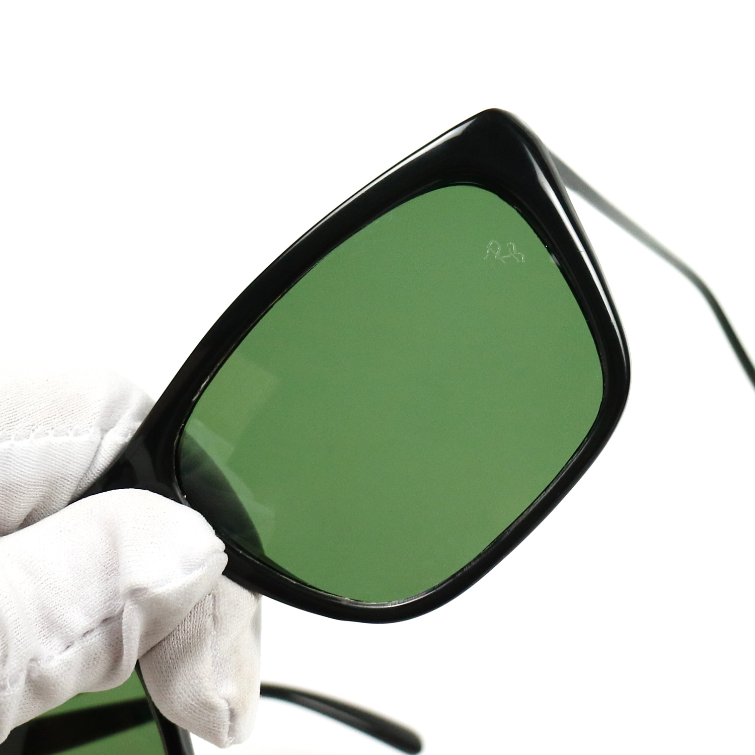 Vintage Ray-Ban Bausch & Lomb (B&L) L1605 Sunglasses [58-16]