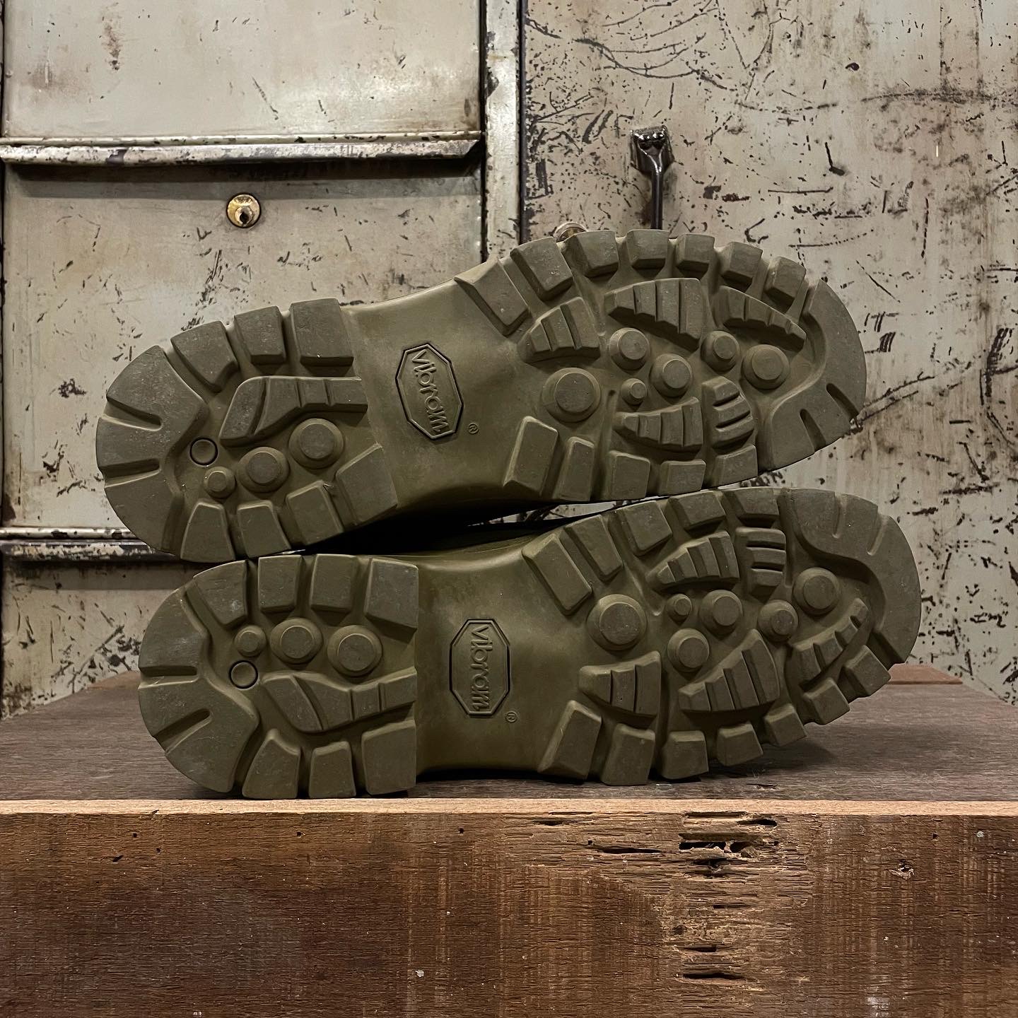 Belleville Military Edition Mountain Combat Boots Size 9