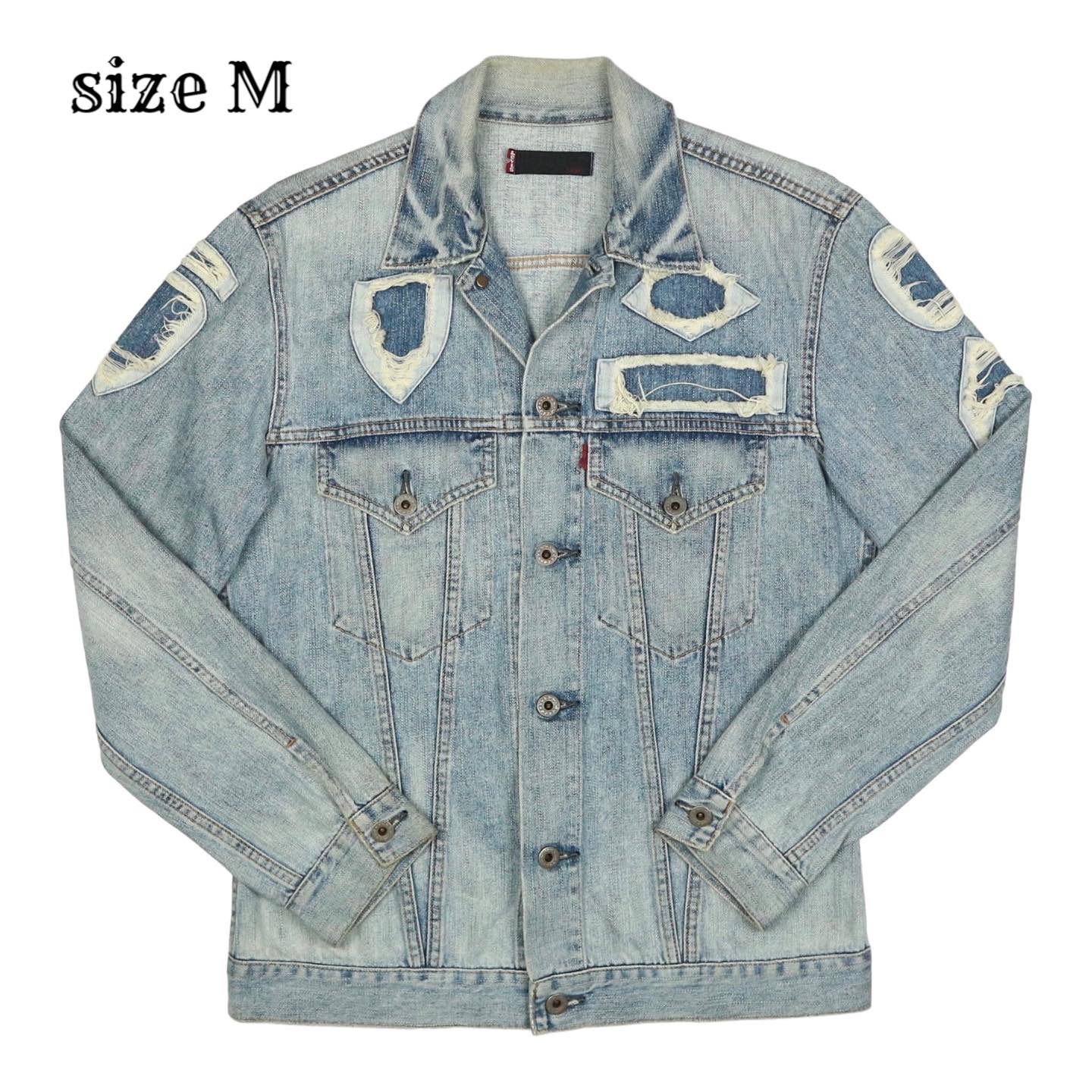 Levi’s Distress Trucker Denim Jacket Size M