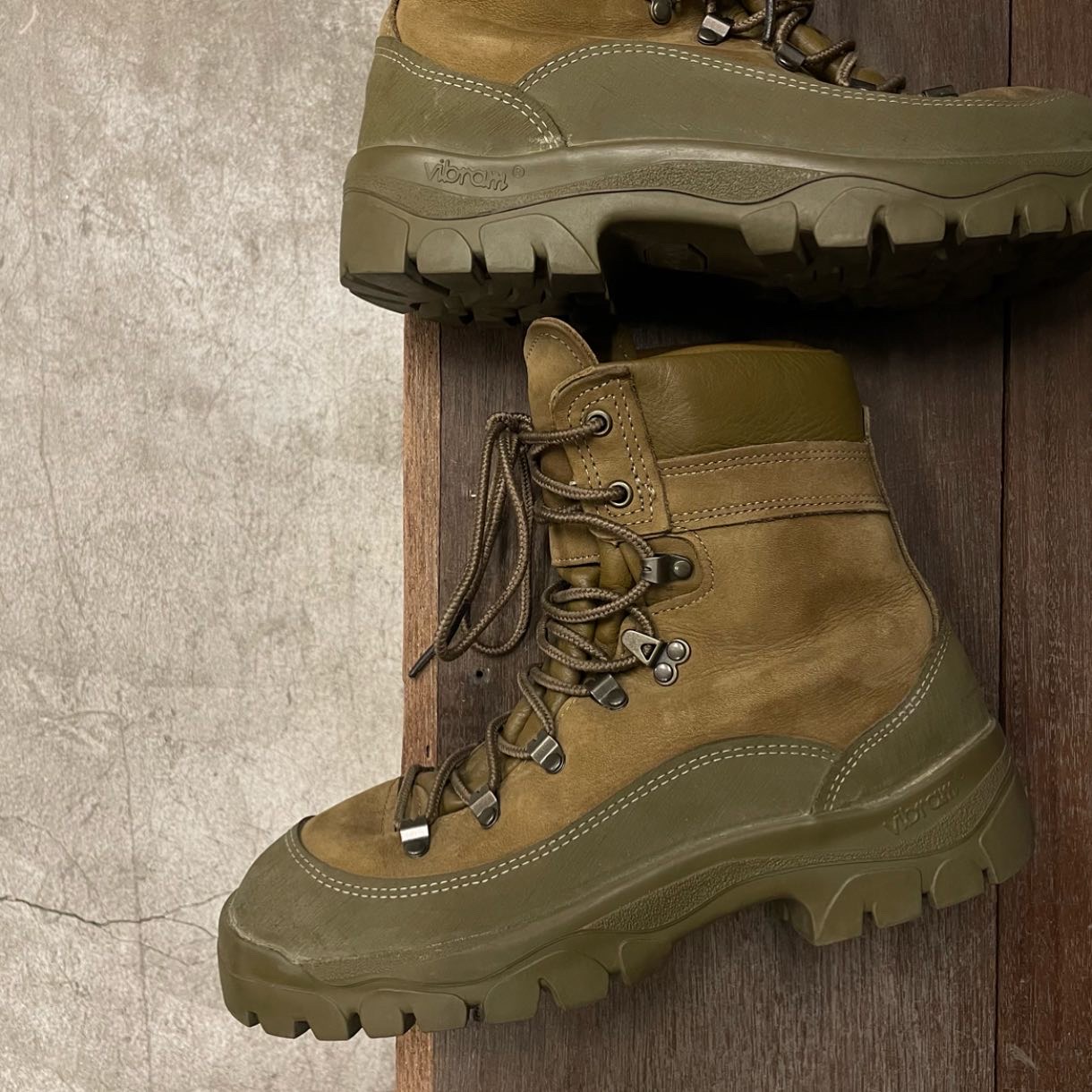 Belleville Military Edition Mountain Combat Boots Size 9