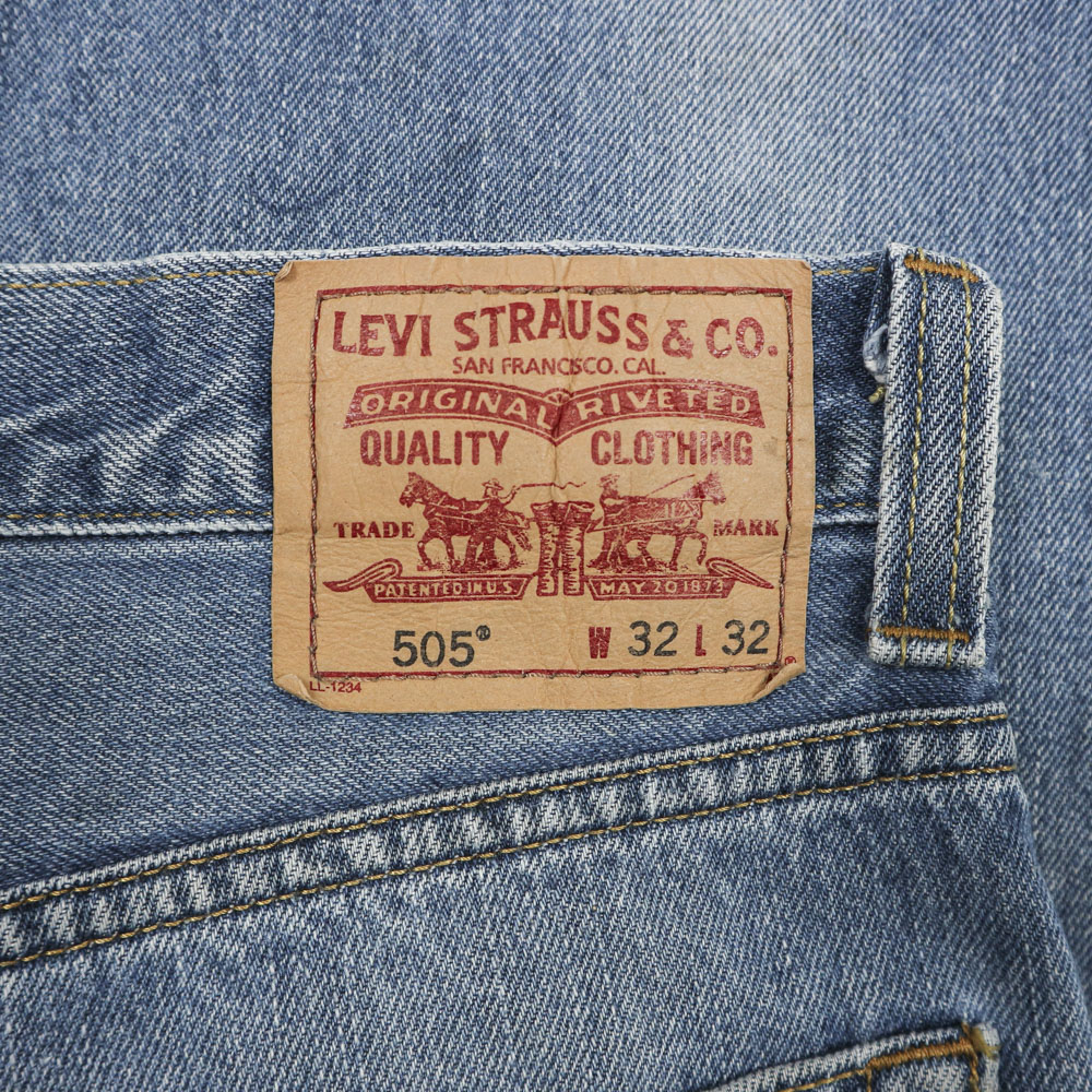 2000s Levi's 505 Denim Jeans Size 32