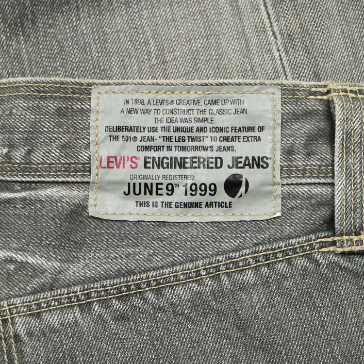 2000s Levi's Denim Engineered Jeans Size 28