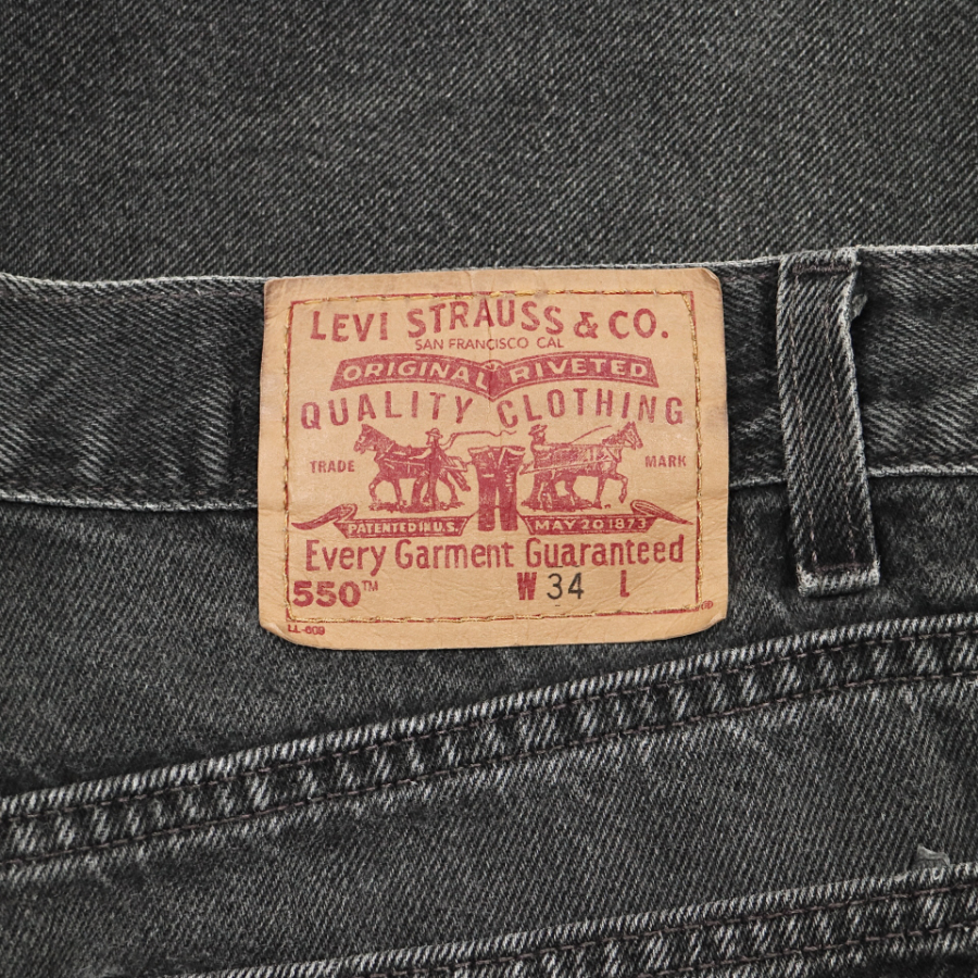 2000s Levi's 550 Made in USA Black Denim Shorts Size 34