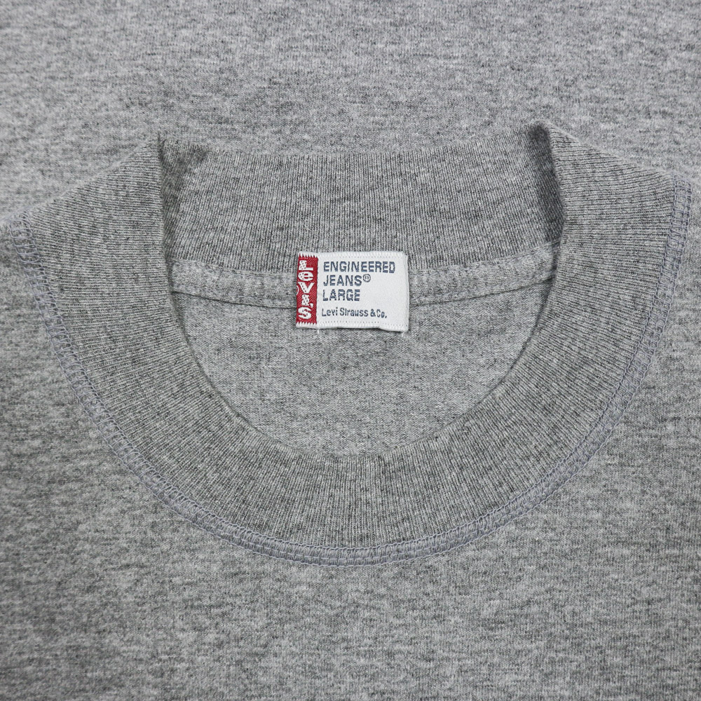 2000s Levi's Engineered Graphic T-Shirt Size L