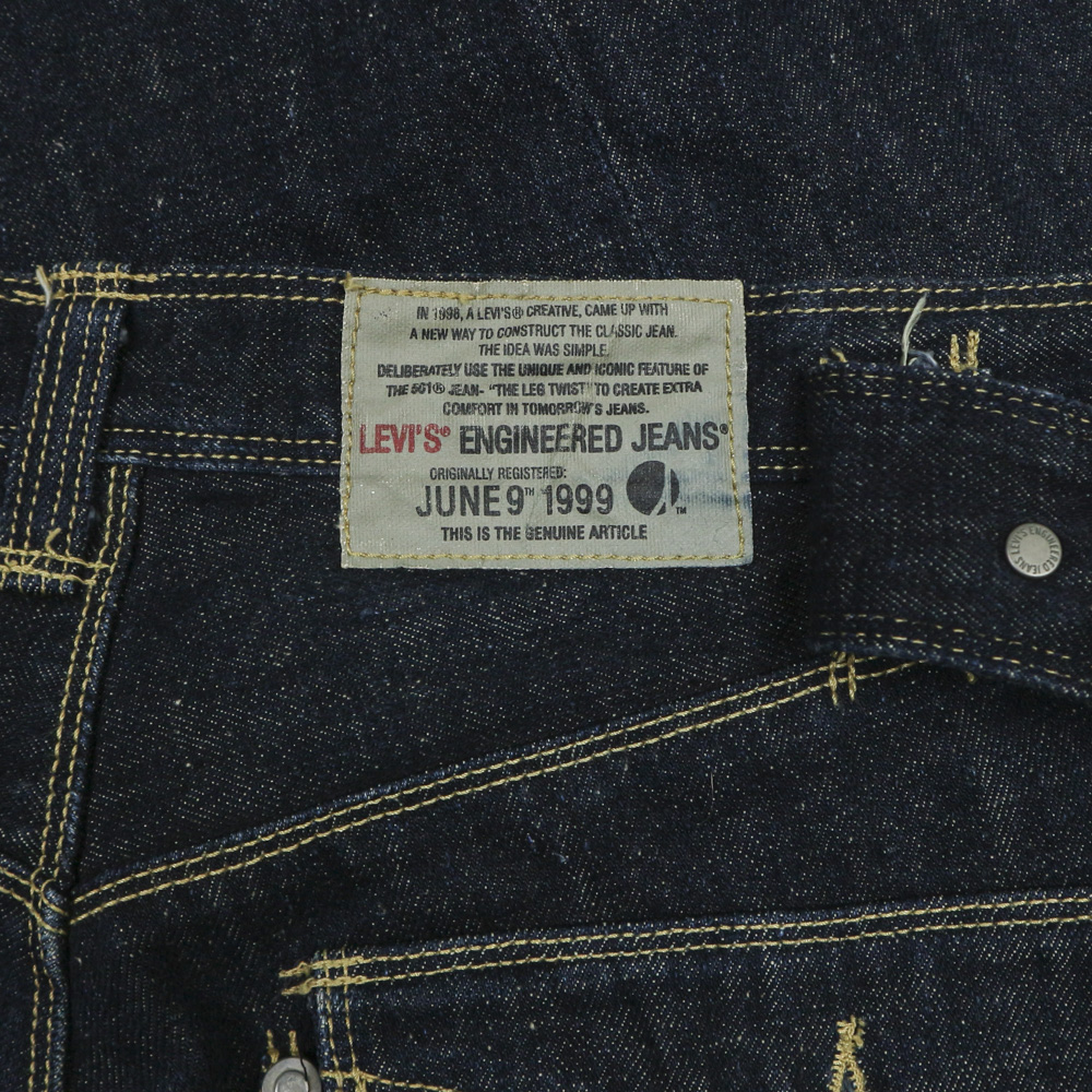 2000s Levi's Denim Engineered Jeans Size 32