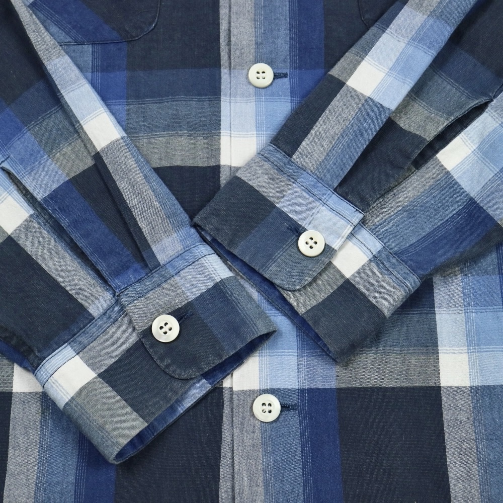 Style Eyes Open-collar Sport Shirt Size M