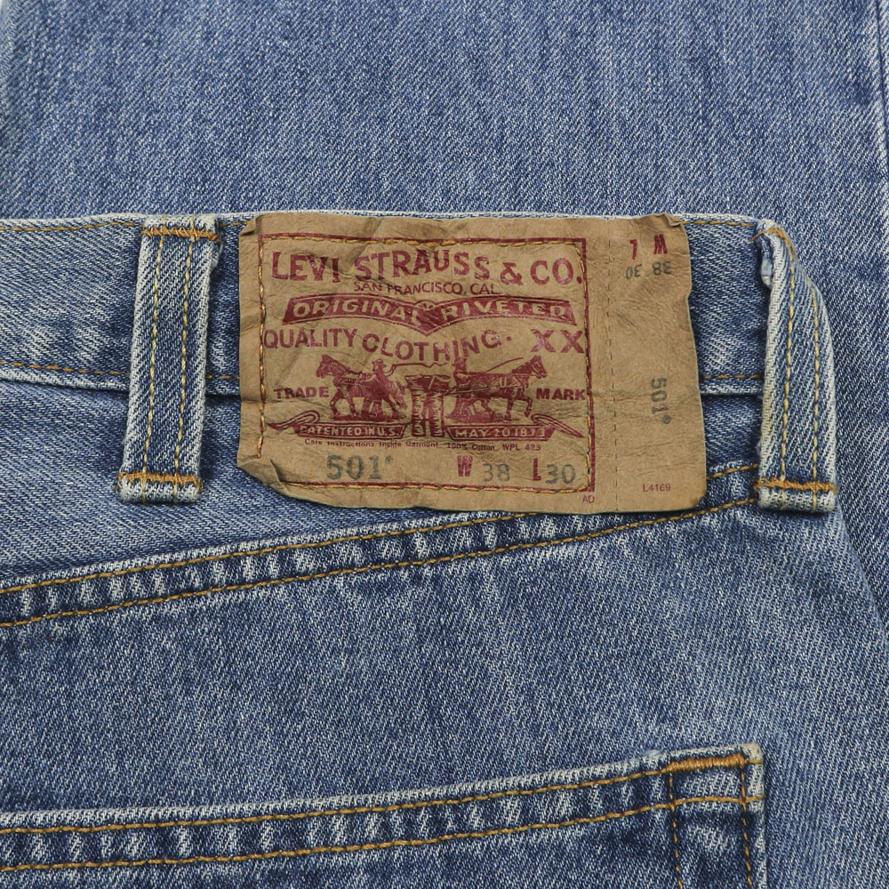 2000s Levi's 501 Denim Jeans Size 39