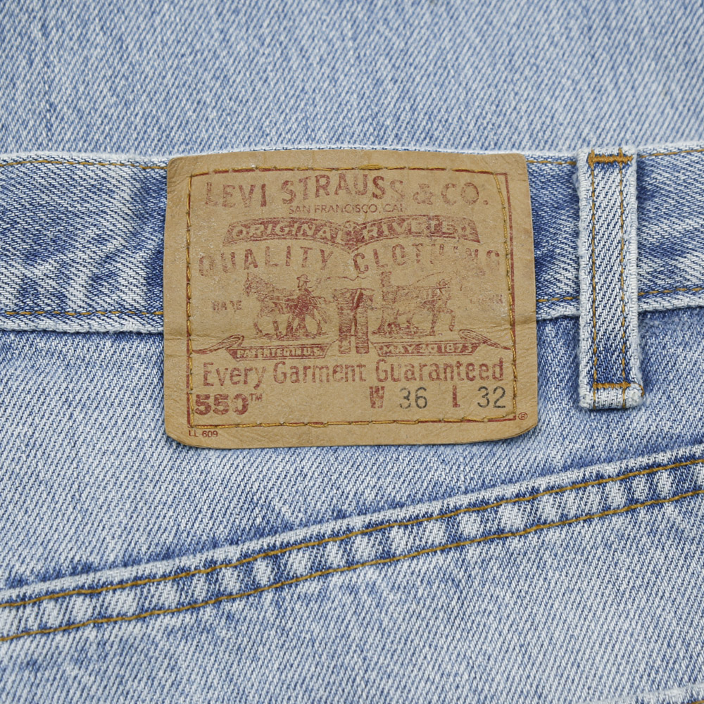 2000s Levi's 550 USA Denim Jeans Size 36