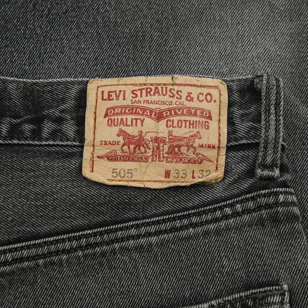 2000s Levi's 505 Faded Black Denim Jeans Size 33