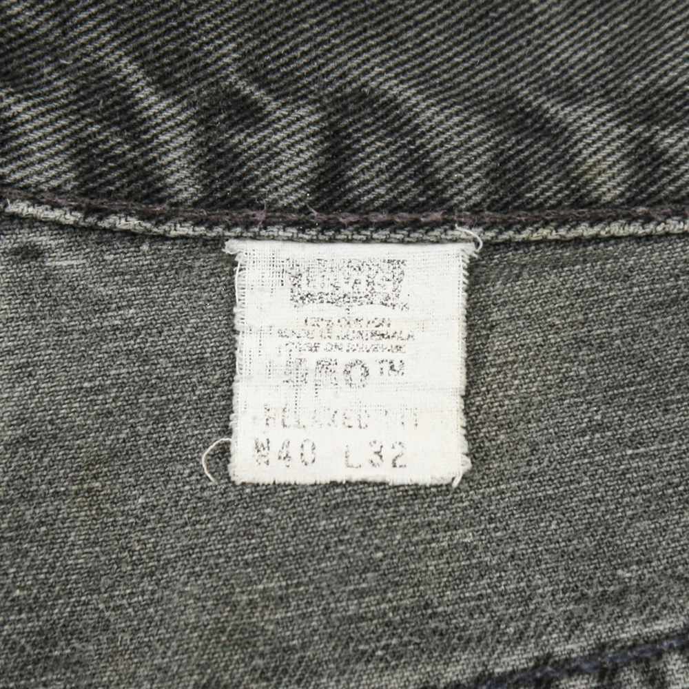2000s Levi's 550 Faded Black Denim Jeans Size 40