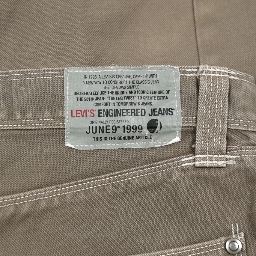 2000s Levi's Denim Engineered Jeans Size 34