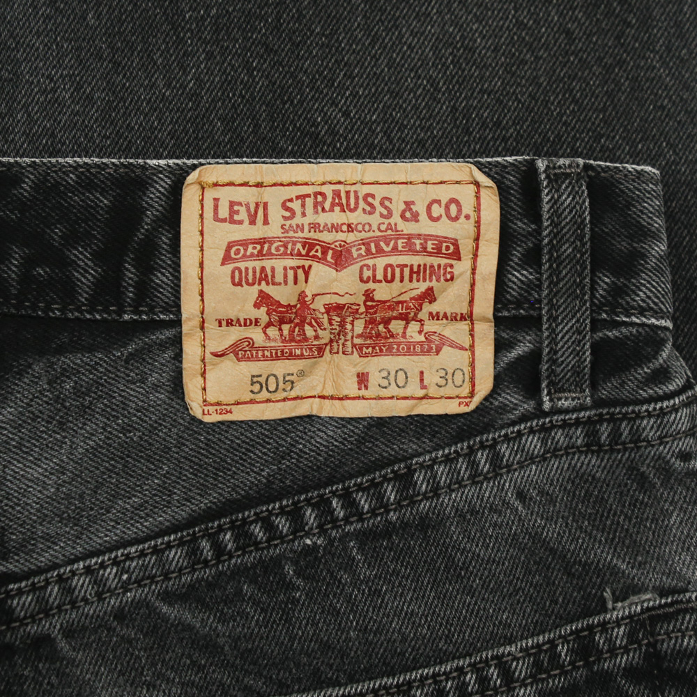 2000s Levi's 505 Black Denim Jeans Size 28
