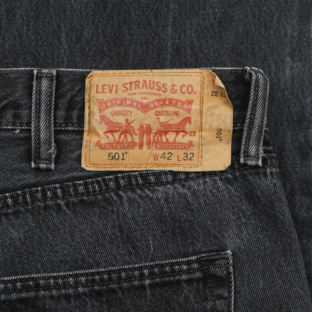 2010s Levi's 501 Black Denim Jeans Size 42
