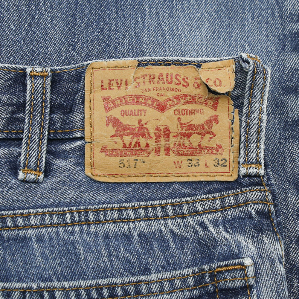 2010s Levi's 517 Denim Bootcut Jeans Size 33