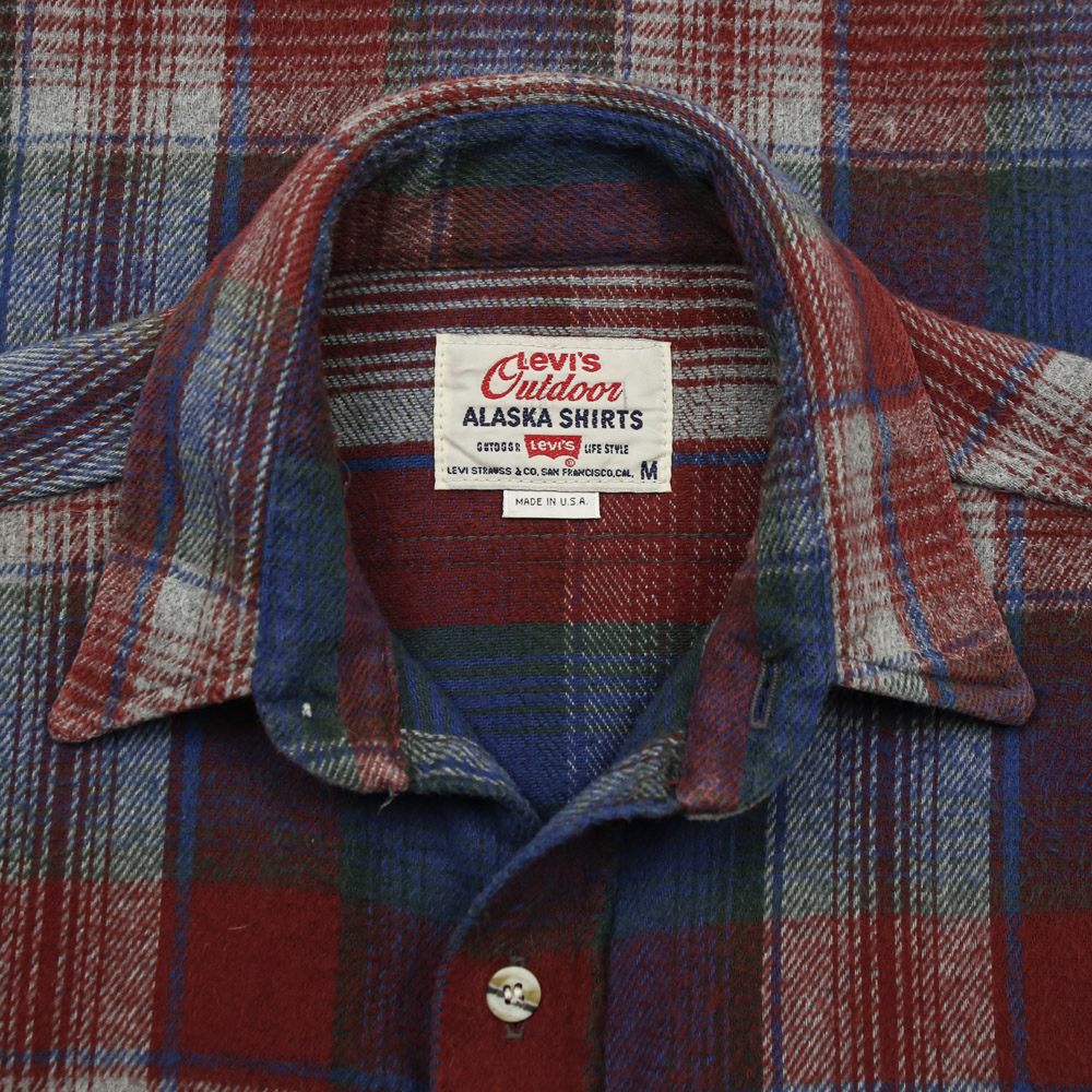 90s USA Levi's Outdoor Flannel Alaska Shirt Size M