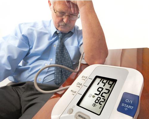 Bị huyết áp cao nên làm gì? 7 việc cần làm ngay để hạ áp an toàn
