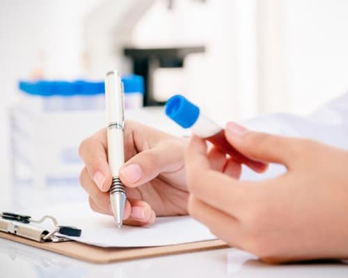 Hạ natri máu là gì? Dấu hiệu nhận biết và khi nào cần khám