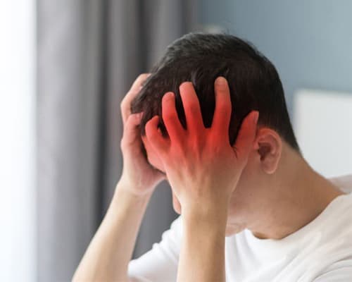 Nhức đầu liên tục 3 ngày: Nguyên nhân và khi nào cần đi khám