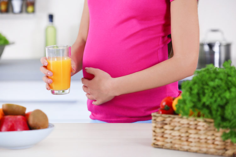 Bổ sung vitamin C cho bà bầu