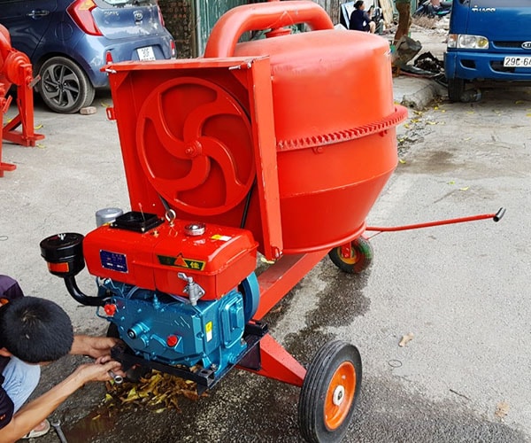 Mua máy trộn bê tông giá rẻ có tốt không
