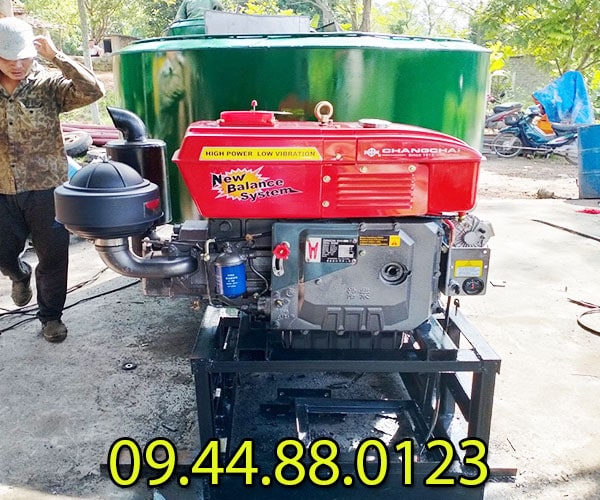 So sánh máy trộn bê tông cưỡng bức và máy trộn bê tông tự do