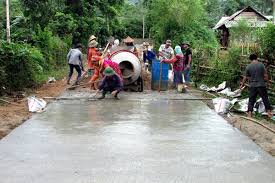 Hòa Phát đưa Máy trộn bê tông vào xây dựng làm đường nông thôn mới