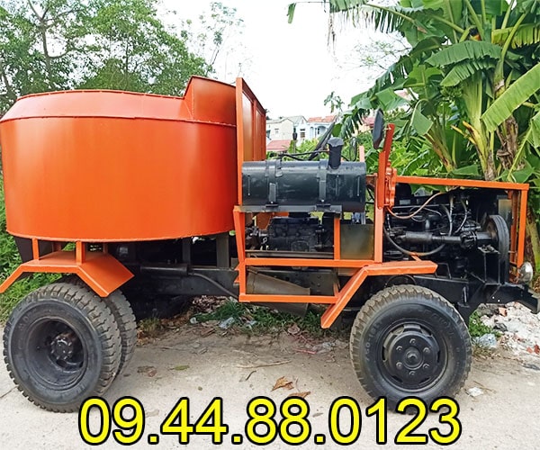 Xe trộn bê tông tự hành Các bước đơn giản để lái máy trộn tự hành