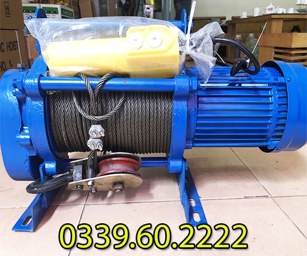 So sánh những ưu nhược điểm của tời điện nhà hàng và thang máy thực phẩm
