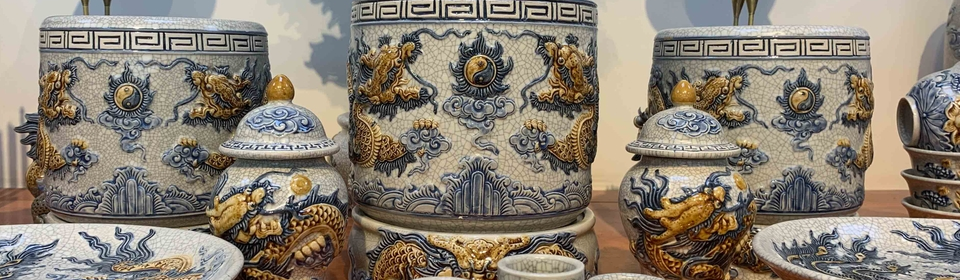 Bộ đồ thờ men rạn đắp nổi