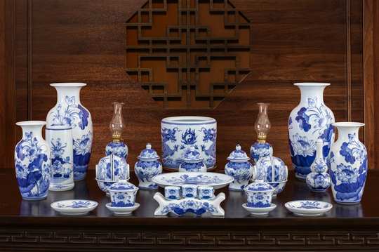 Bộ đồ thờ Men trắng hoa lam