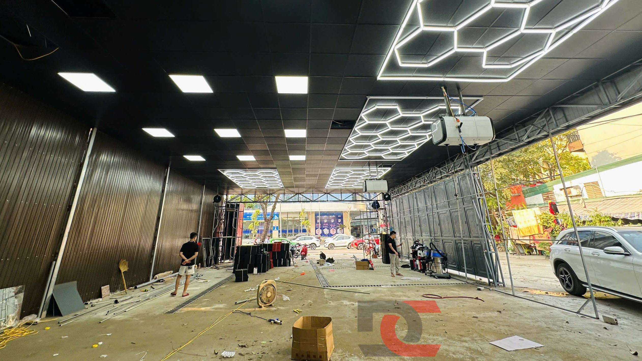 Gia Phong Auto - Hệ thống rửa xe tự động kết hợp chăm sóc xe truyền thống tại Vinh, Nghệ An