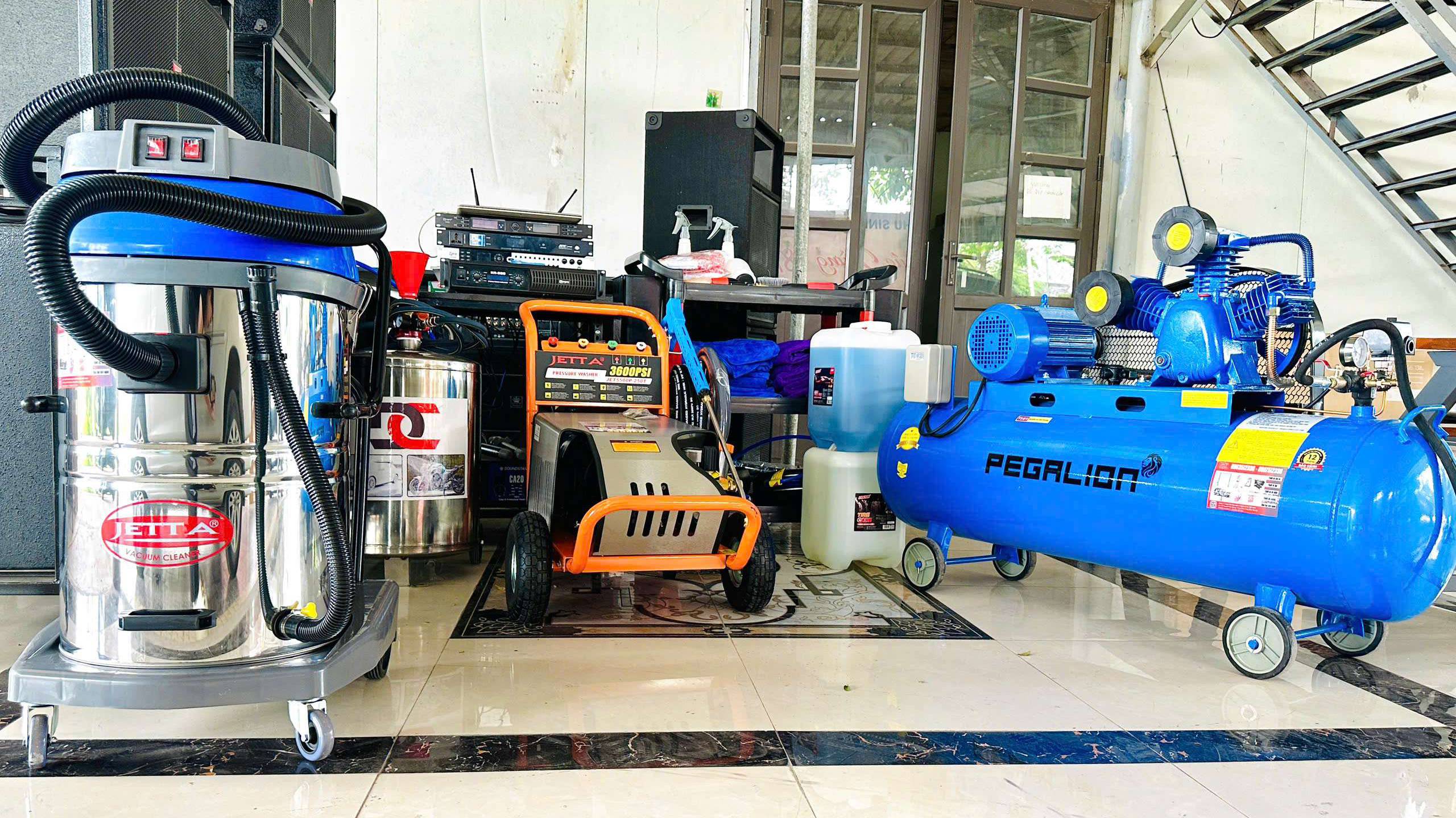 Trạm sạc có khu vực cho khách tự rửa xe tại khu sinh thái Ngũ Phúc, An Thành, Hải Phòng (Kim Thành, Hải Dương cũ)