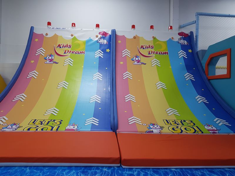 Đồ chơi vận động cho trẻ em