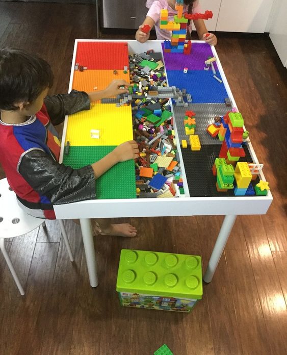 Bàn chơi lego