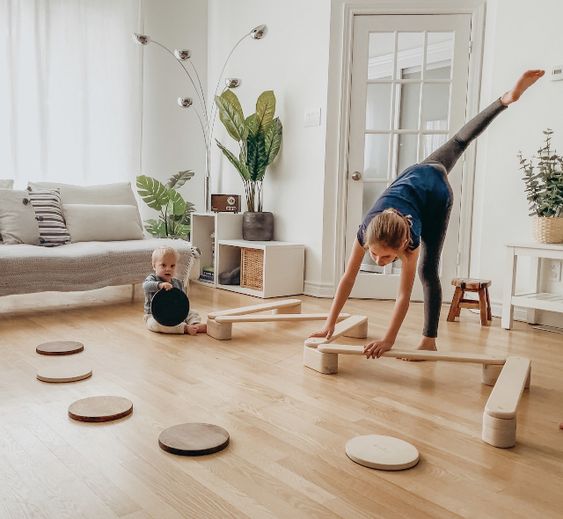 cầu ván thăng bằng