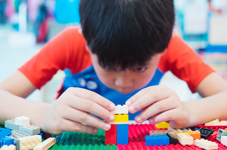 Bàn chơi lego