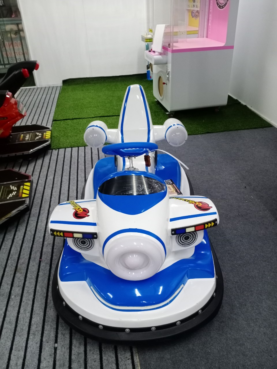 Xe điện đụng