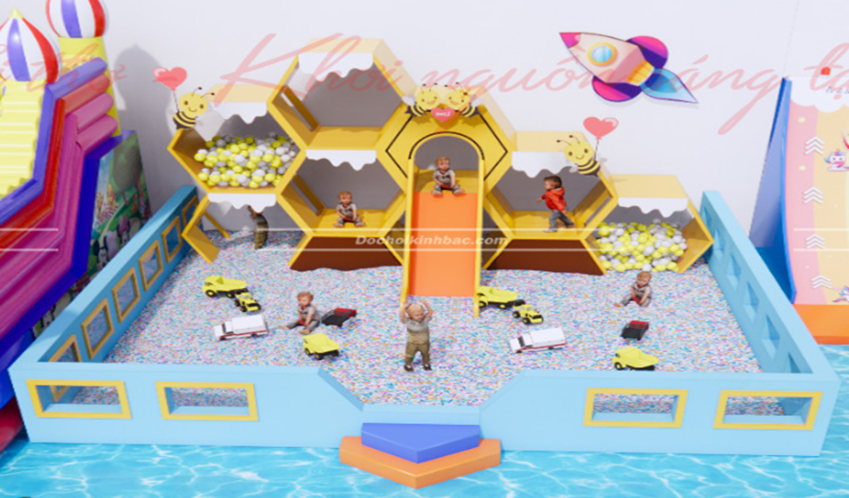 cầu trượt tổ ong