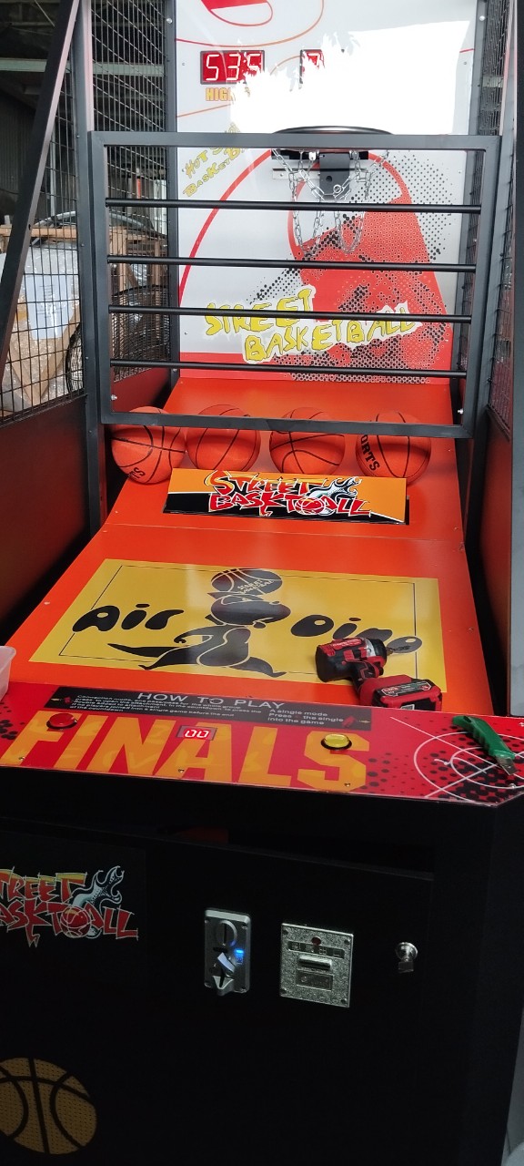 máy ném bóng rổ