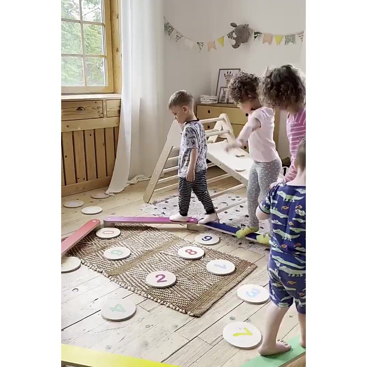 cầu ván thăng bằng