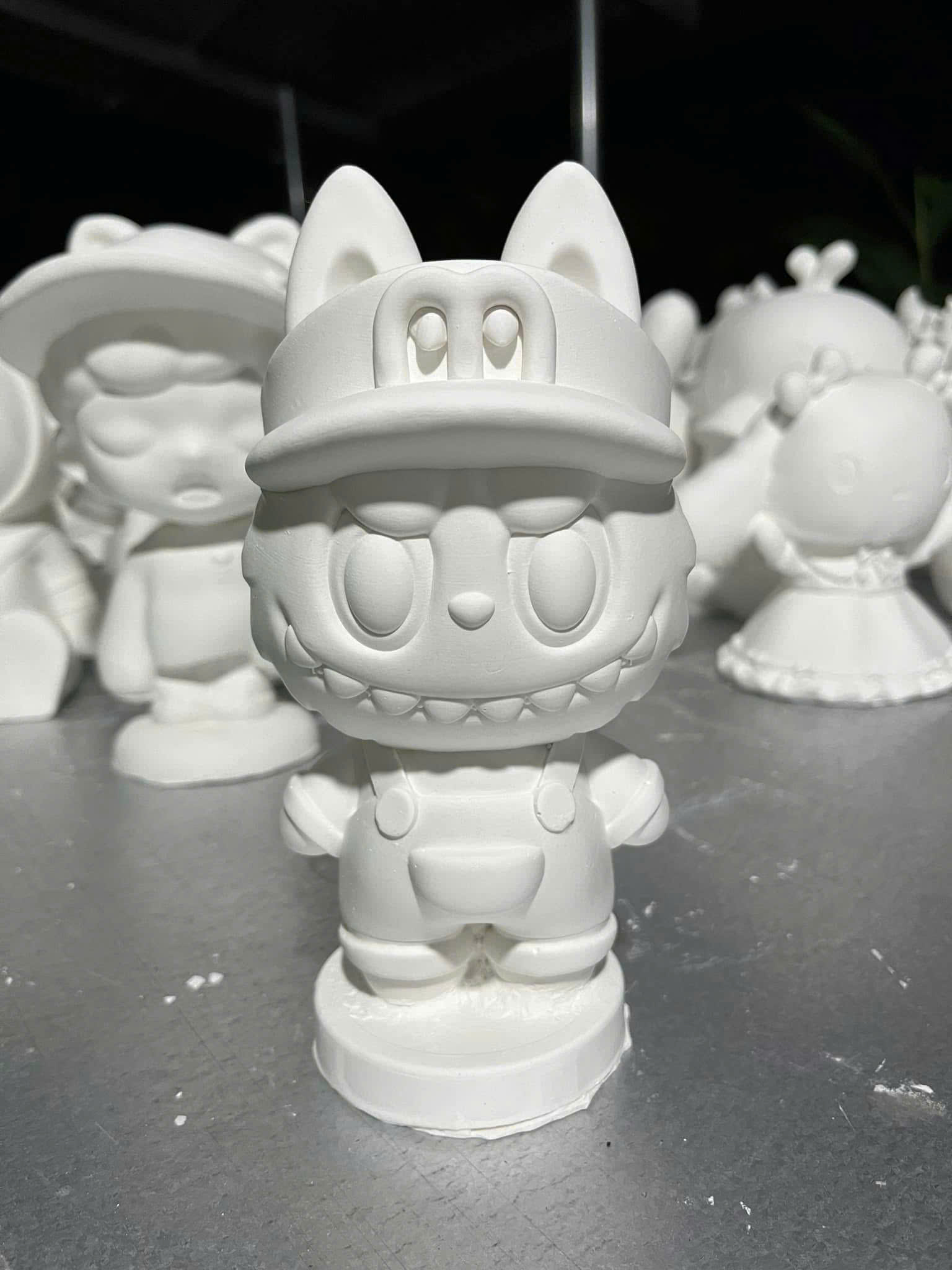 Tượng Labubu DCKBTT12 Dochoikinhbac Giải trí hấp dẫn từ khu vui chơi