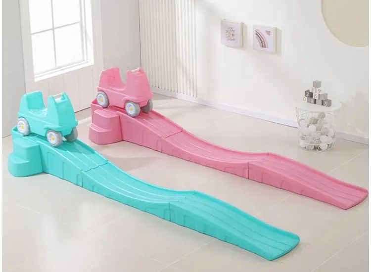 Bộ Xe Trượt Dốc Ba Tầng Bằng Nhựa Cho Trẻ Em – “Đường Đua Mini” Tại Nhà