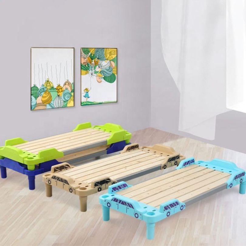 Giường Mầm Non Khung Nhựa Nan Gỗ Hình Ô Tô GLMN020