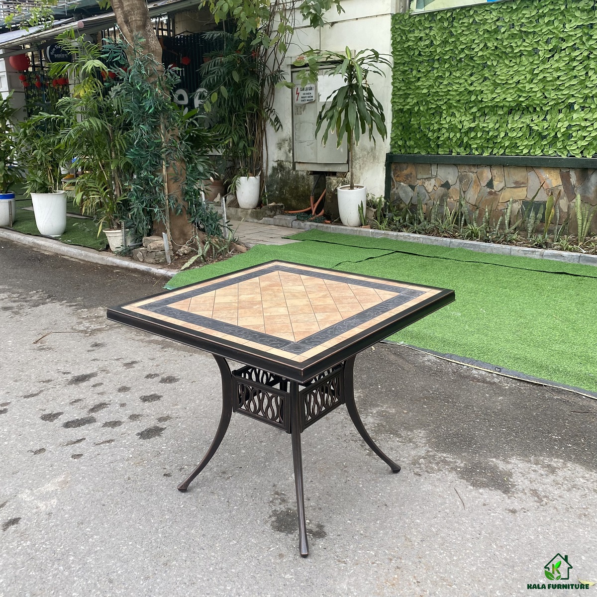 Bàn nhôm đúc mặt đá vuông 90cm